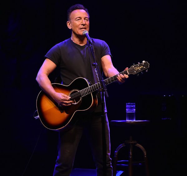 What Acoustic Guitar Does Bruce Springsteen Play  